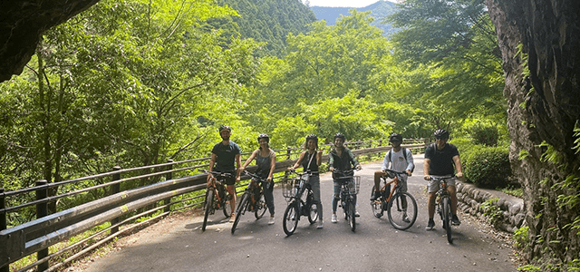 Feel the Okutama breeze on a cycling tour in the Tokyo mountains
