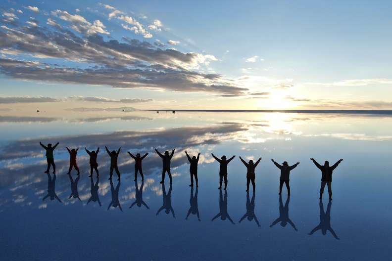 天空の鏡を余すことなく満喫！ウユニ塩湖たっぷり2泊3日+天空の首都ラパス市内観光 〜名物「塩のホテル」連泊〜　英語ガイド