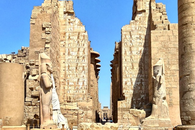 迷ったらこれ！エジプトを代表する至宝を凝縮、感動の二大都市 4泊5日　～スタンダード・クラス～