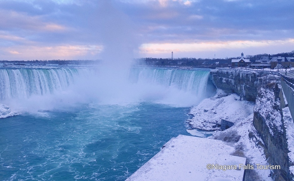 【日本語】トロント発着 ナイアガラ＆オンザレイク１日観光(1月~4月)ランチなしプラン