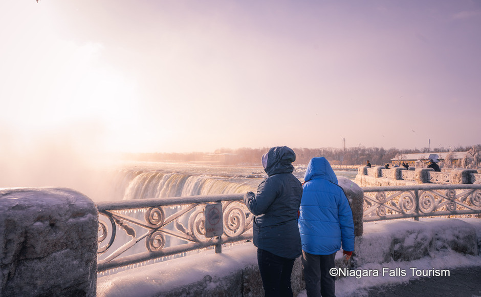 【日本語】トロント発着 ナイアガラ＆オンザレイク１日観光(1月~4月)ランチなしプラン