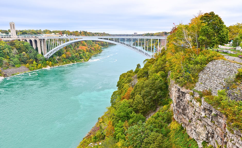 【バッファロー発着】 ナイアガラの滝（アメリカ側のみ） 日帰り観光ツアー＜英語ガイド｜送迎付き＞