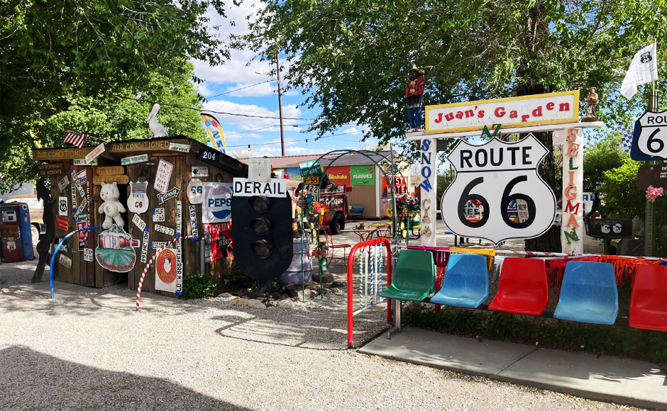 【ラスベガス発着】グランドキャニオン新春初日の出鑑賞ツアー （ルート66, セリグマン, レイクミード他）