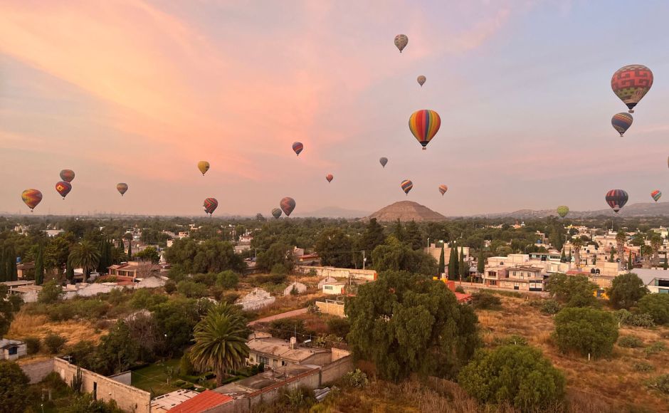 気球+テオティワカン遺跡自由観光